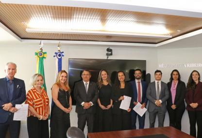 PGE-RJ Assina Termo de Autocomposição para o Pagamento da Gratificação Nova Escola aos Inativos e Pensionistas