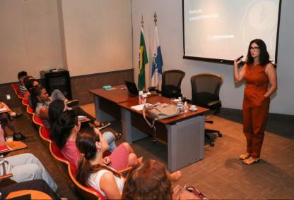 PGE-RJ Traz Especialista em Educação Financeira para Palestra Voltada para Capacitação dos Servidores