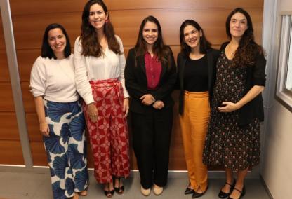 PGE-RJ recebe consultora do Prêmio Innovare para aprovar candidatura da Sala de Apoio à Amamentação