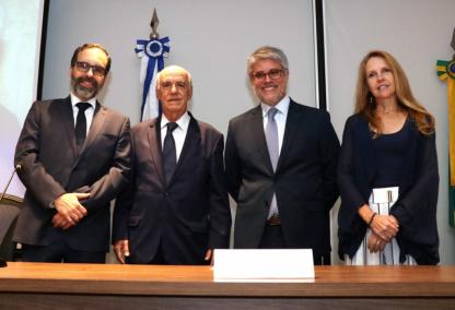 Legado do Professor Ricardo Lobo Torres é exaltado na abertura de seminário em sua homenagem