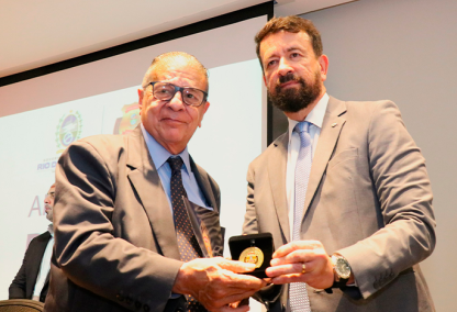 Procurador-Geral do Estado é homenageado com a medalha Amigos do Degase