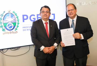 PGE-RJ assina Termo de Autocomposição com SINFRERJ