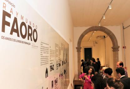 Centro Cultural PGE-RJ Inaugura Exposição com Livros da Formação Intelectual de Raymundo Faoro