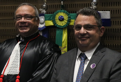 Procurador-Geral participa da cerimônia de posse da nova Presidência do TRF2