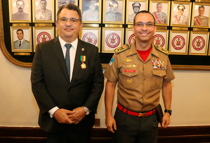 Procurador-Geral do Estado recebe Medalha Mérito do Corpo de Bombeiros