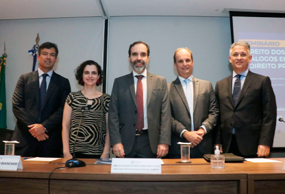 Direito Público e Privado são tema de seminário na PGE-RJ